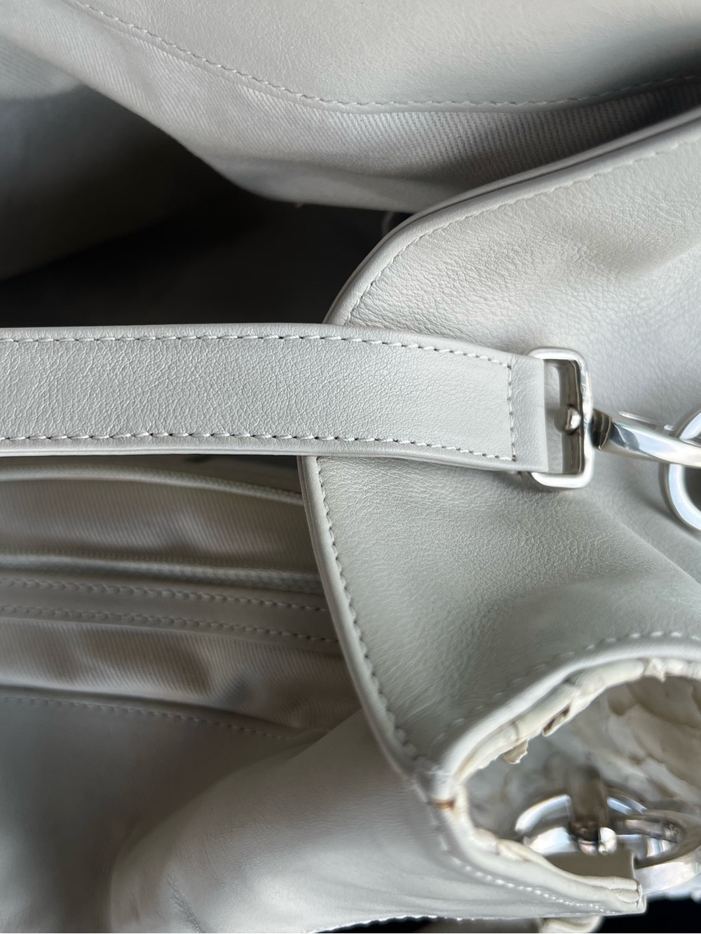 Textured Crocodile Shoulder Bag with Silver Detail - Picture 6 of 8